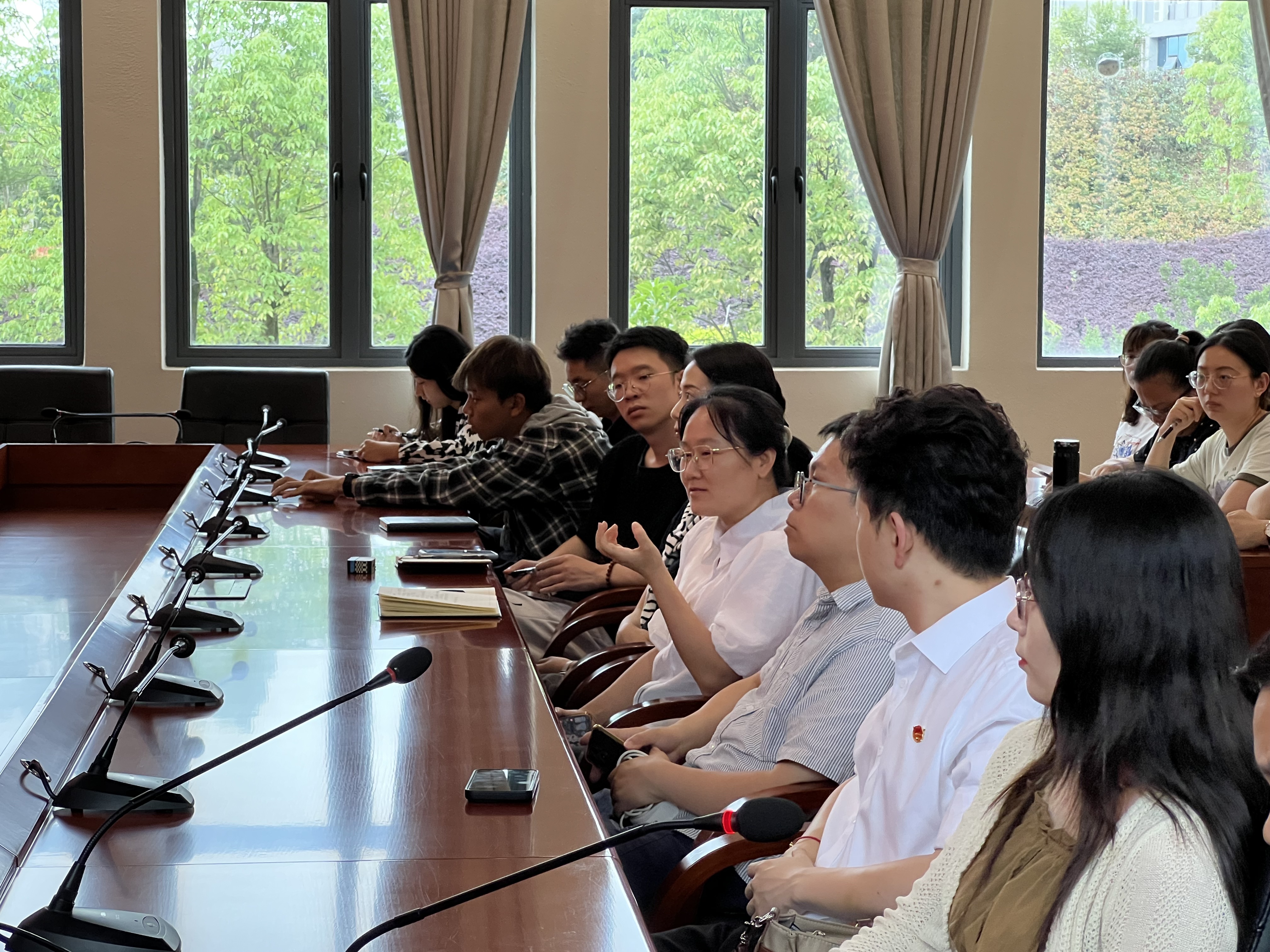 说明:社团指导老师讲话